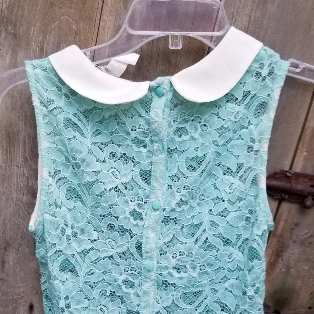 blouse - Picture 3 of 5